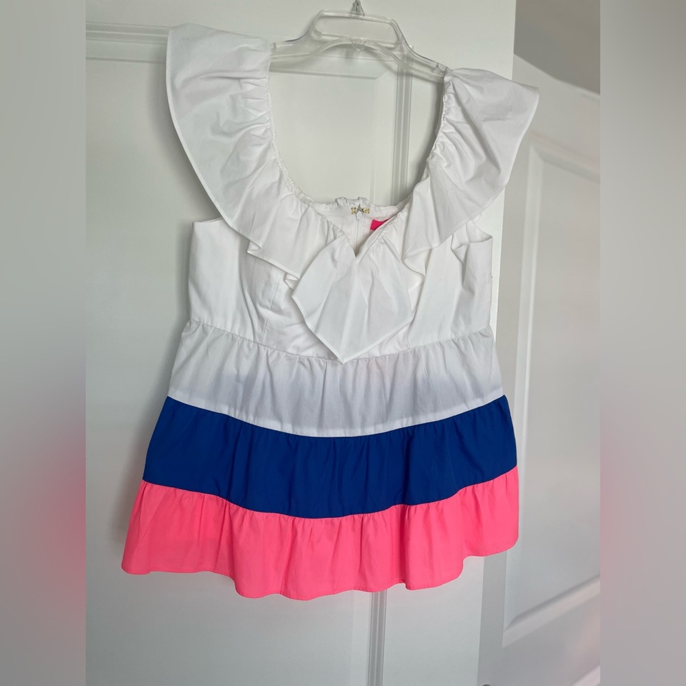 Ladies Lilly Pulitzer top NWT W/ built in bra pads